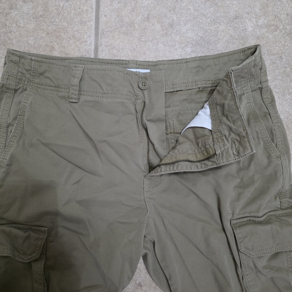 Goodfellow & Co Khaki Cargo Pants - Picture 3 of 5